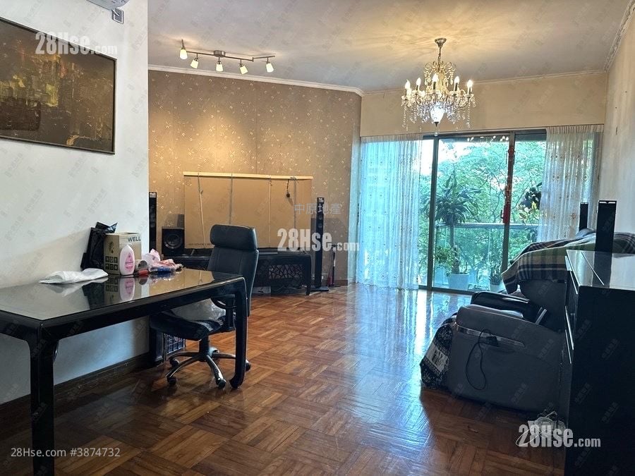 Woodland Crest Sell 3 Bedrooms , 3 Bathrooms 942 ft²