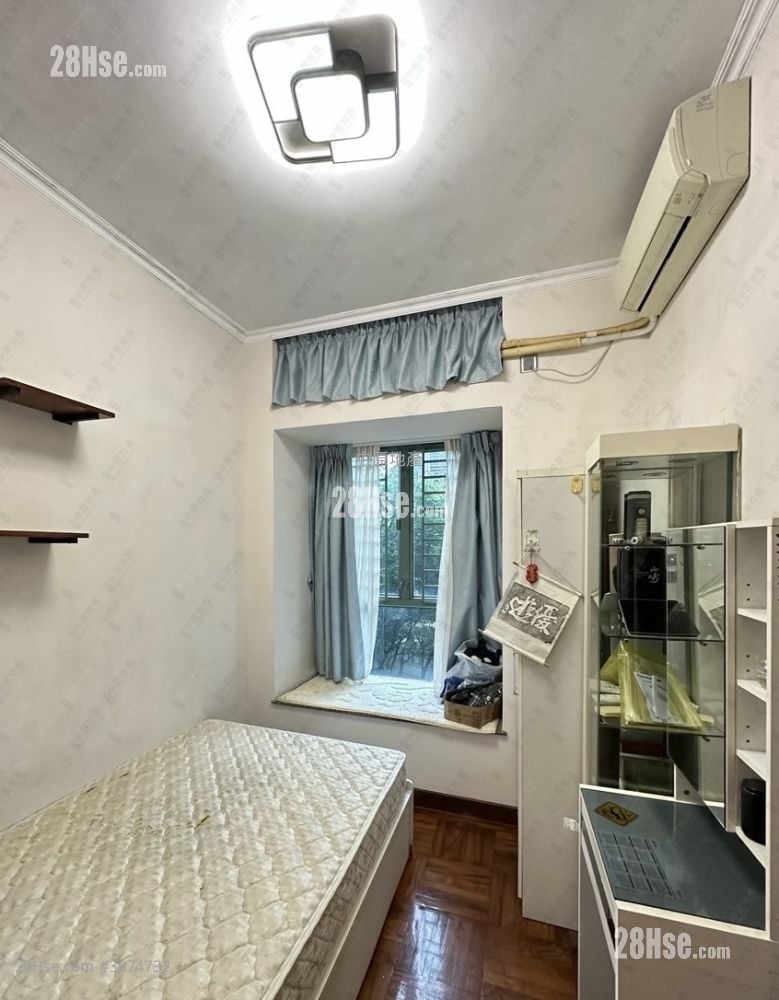 Woodland Crest Sell 3 Bedrooms , 3 Bathrooms 942 ft²