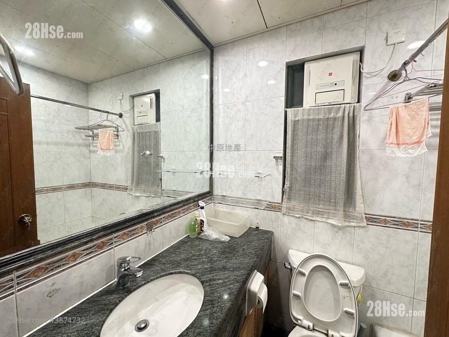 Woodland Crest Sell 3 Bedrooms , 3 Bathrooms 942 ft²