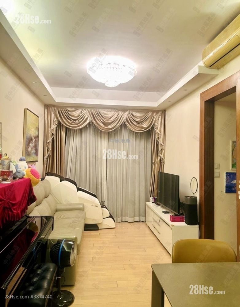 8 Royal Green Sell 3 Bedrooms , 2 Bathrooms 661 ft²