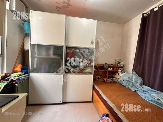 Yu Chui Court Sell 2 Bedrooms , 1 Bathroom 519 ft²