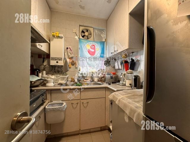 Yu Chui Court Sell 2 Bedrooms , 1 Bathroom 519 ft²