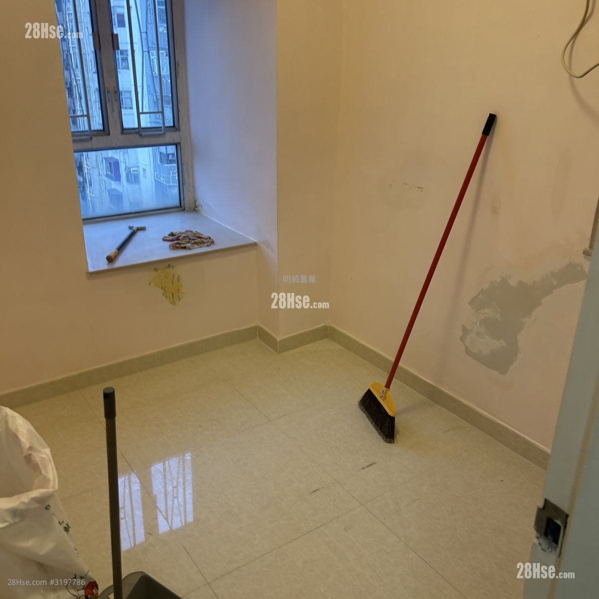 Foo Tat Building Rental 2 Bedrooms 306 ft²