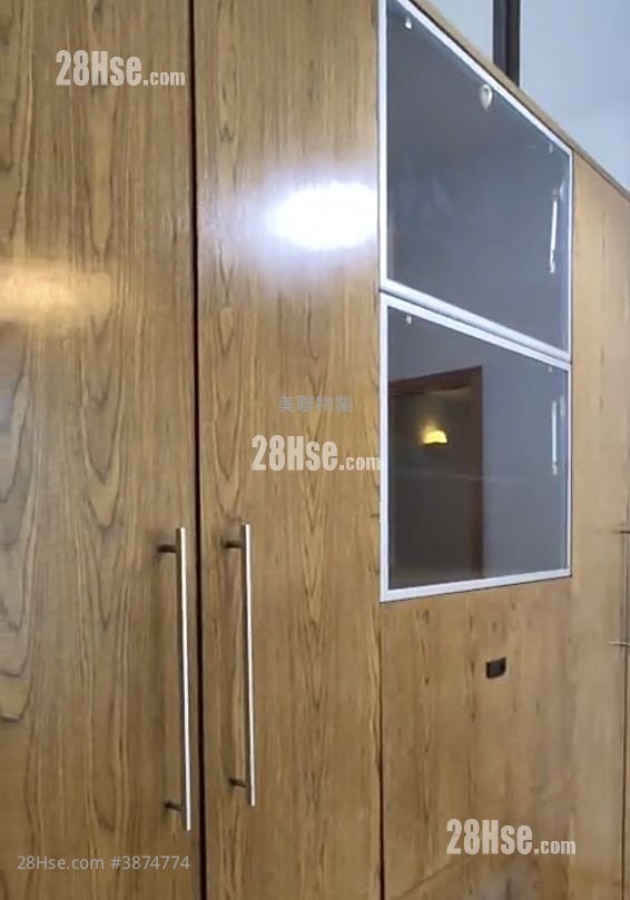 living room: Indihome Rental 2 Bedrooms , 1 Bathroom 420 ft²