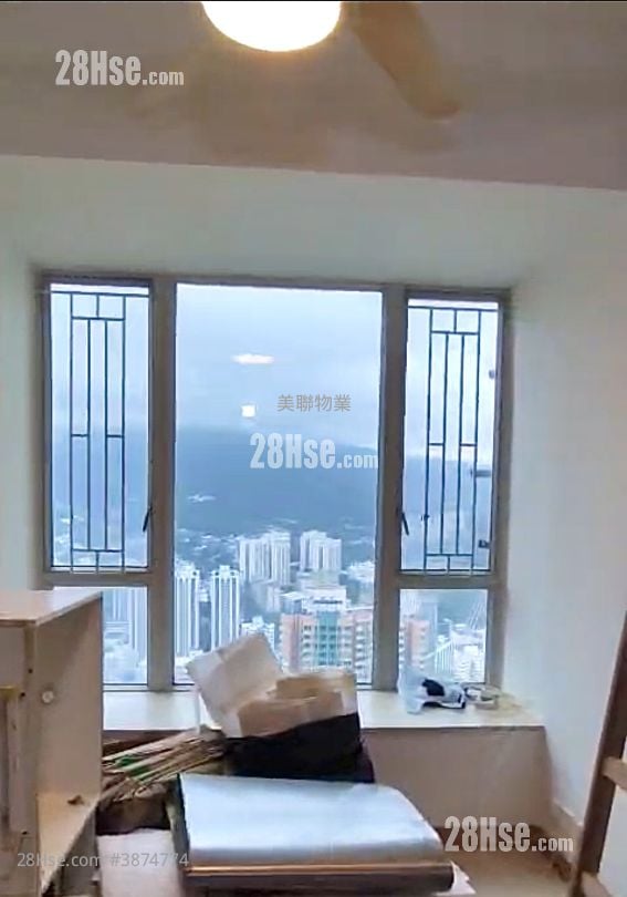 living room: Indihome Rental 2 Bedrooms , 1 Bathroom 420 ft²