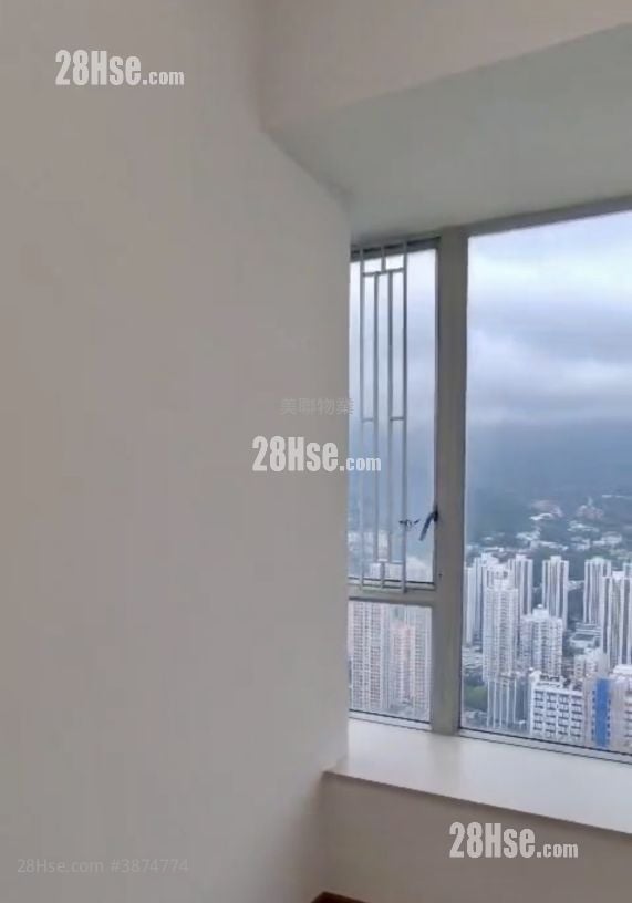 master room: Indihome Rental 2 Bedrooms , 1 Bathroom 420 ft²
