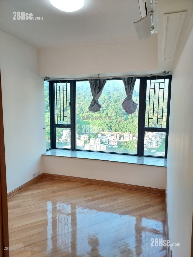 Castello Sell 2 Bedrooms , 1 Bathroom 547 ft²
