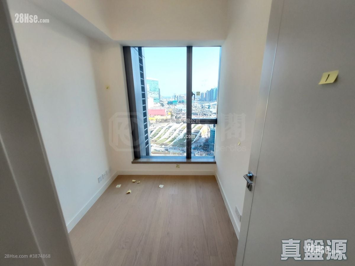 Monaco Rental 3 Bedrooms , 2 Bathrooms 827 ft²