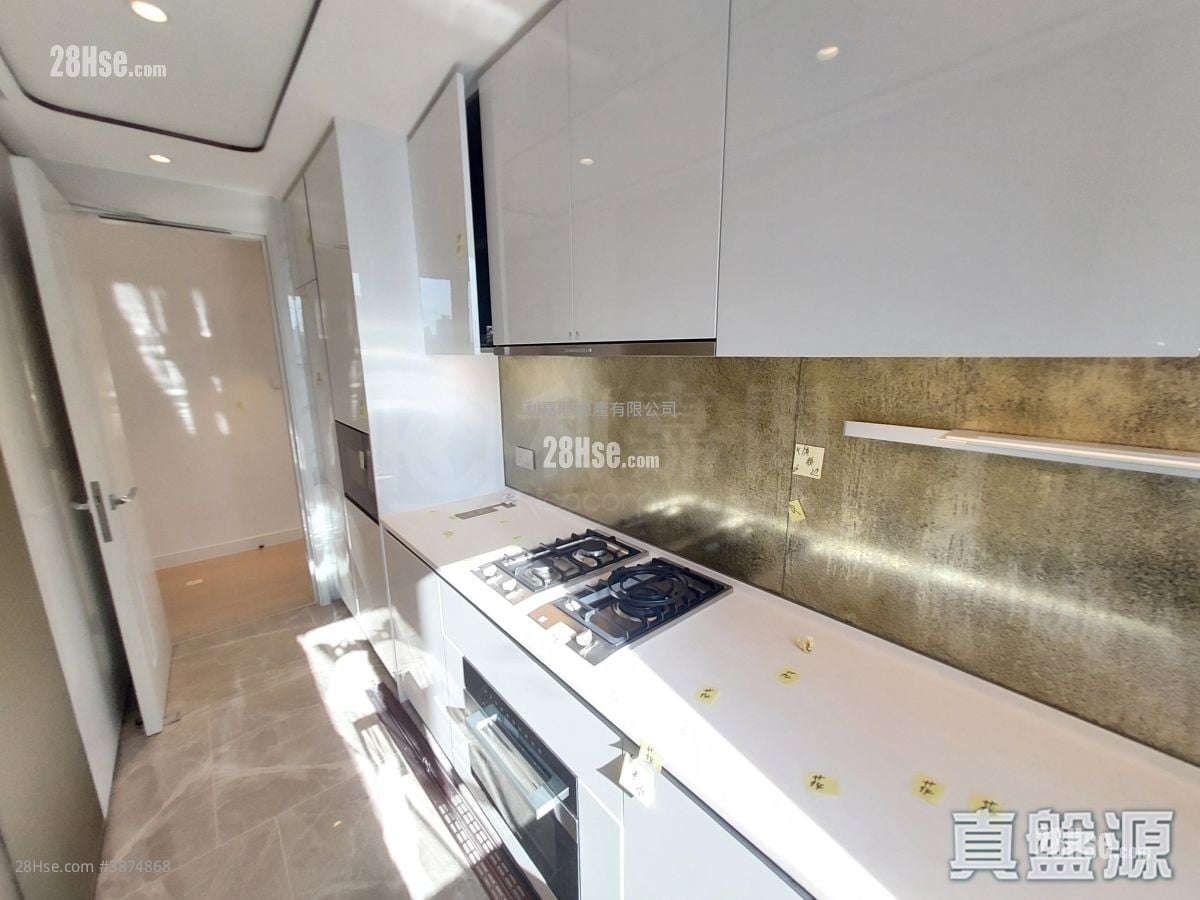 Monaco Rental 3 Bedrooms , 2 Bathrooms 827 ft²