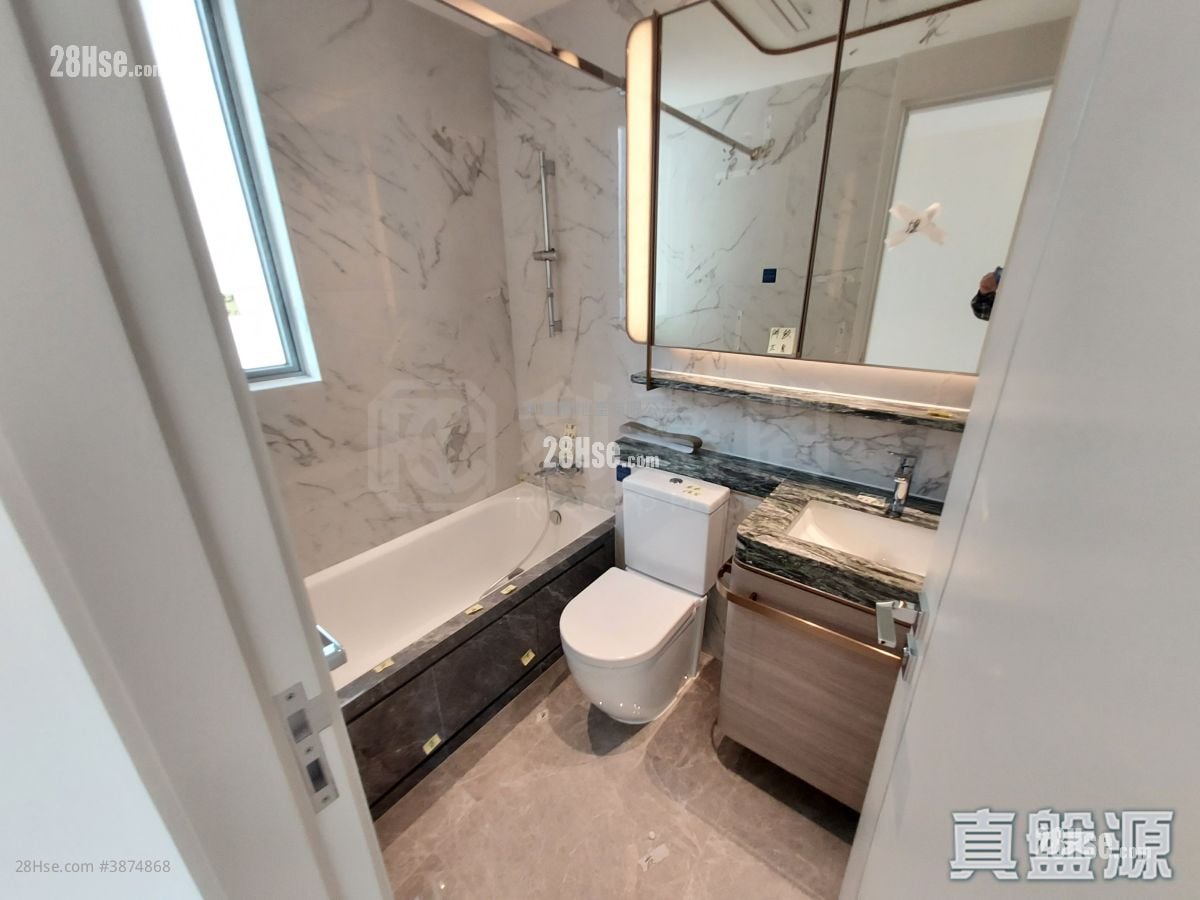 Monaco Rental 3 Bedrooms , 2 Bathrooms 827 ft²