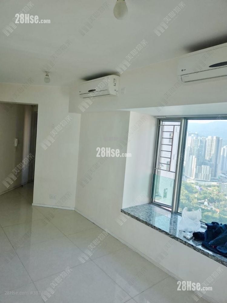 living room: City Point Rental 2 Bedrooms , 1 Bathroom 482 ft²