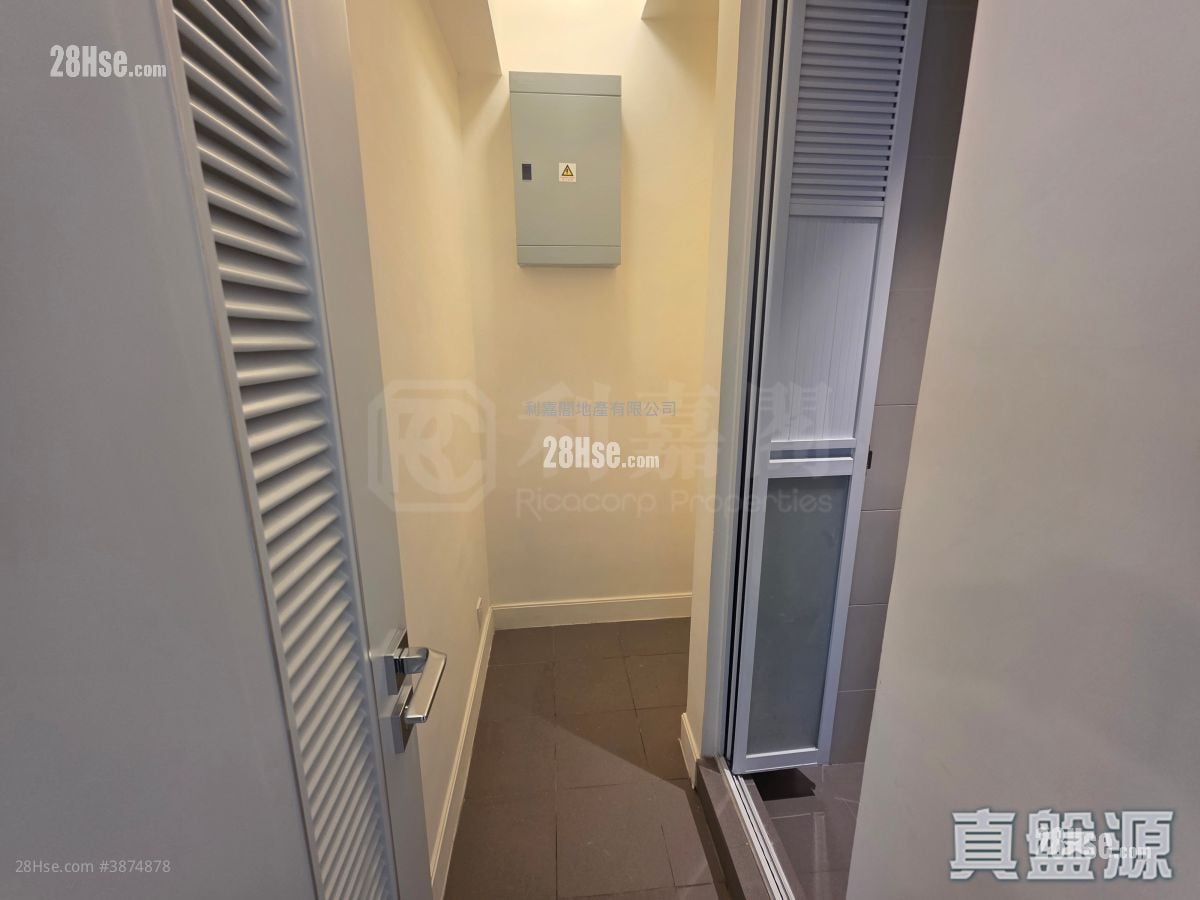 Monaco Rental 3 Bedrooms , 2 Bathrooms 762 ft²
