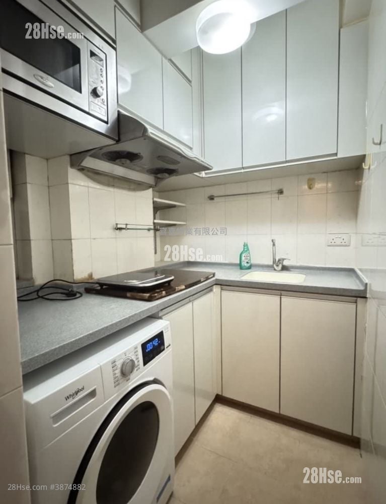 Apartment Rental 3 Bedrooms , 1 Bathroom 556 ft²