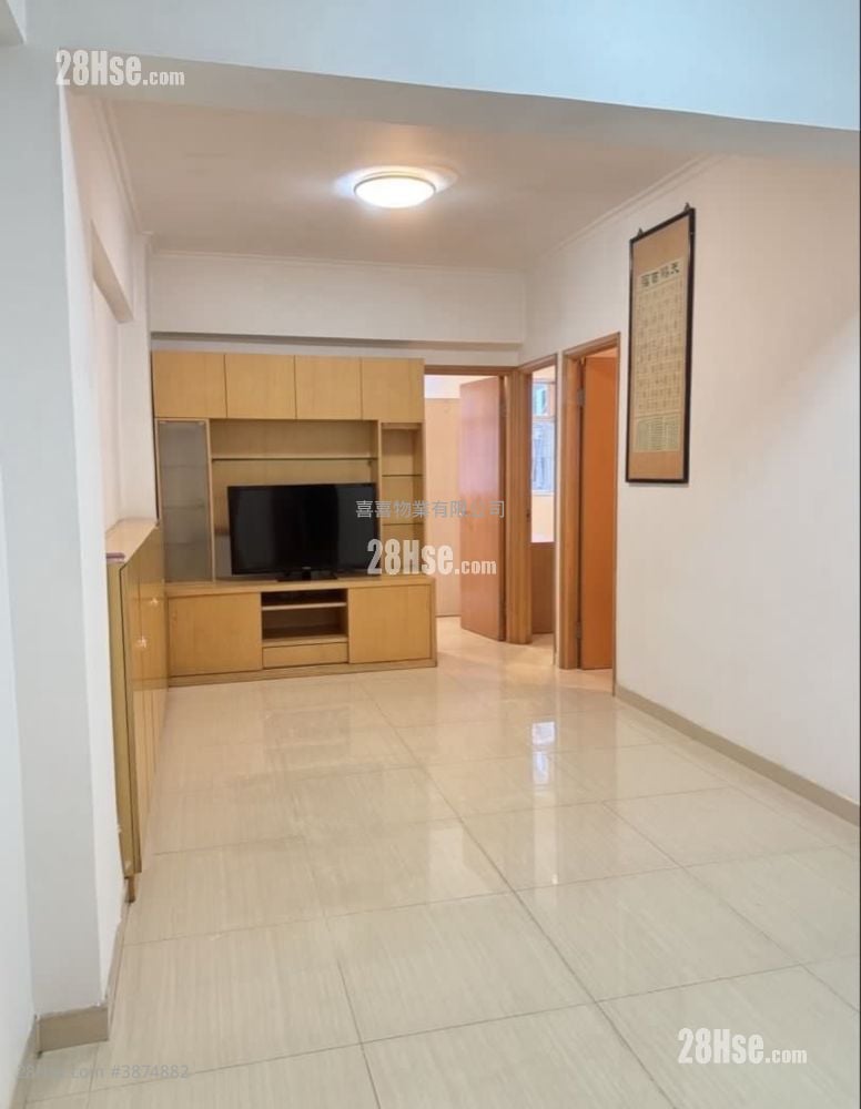 Apartment Rental 3 Bedrooms , 1 Bathroom 556 ft²