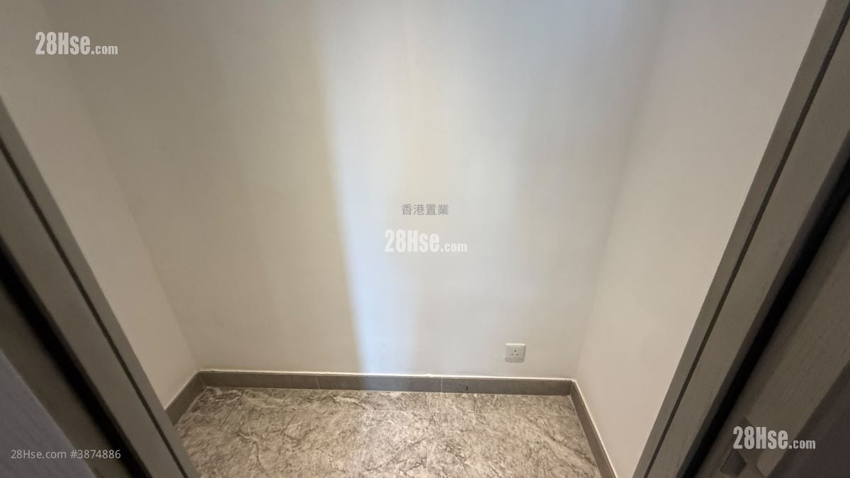 港岛南岸 售盘 3 房 , 2 浴室 728 平方尺