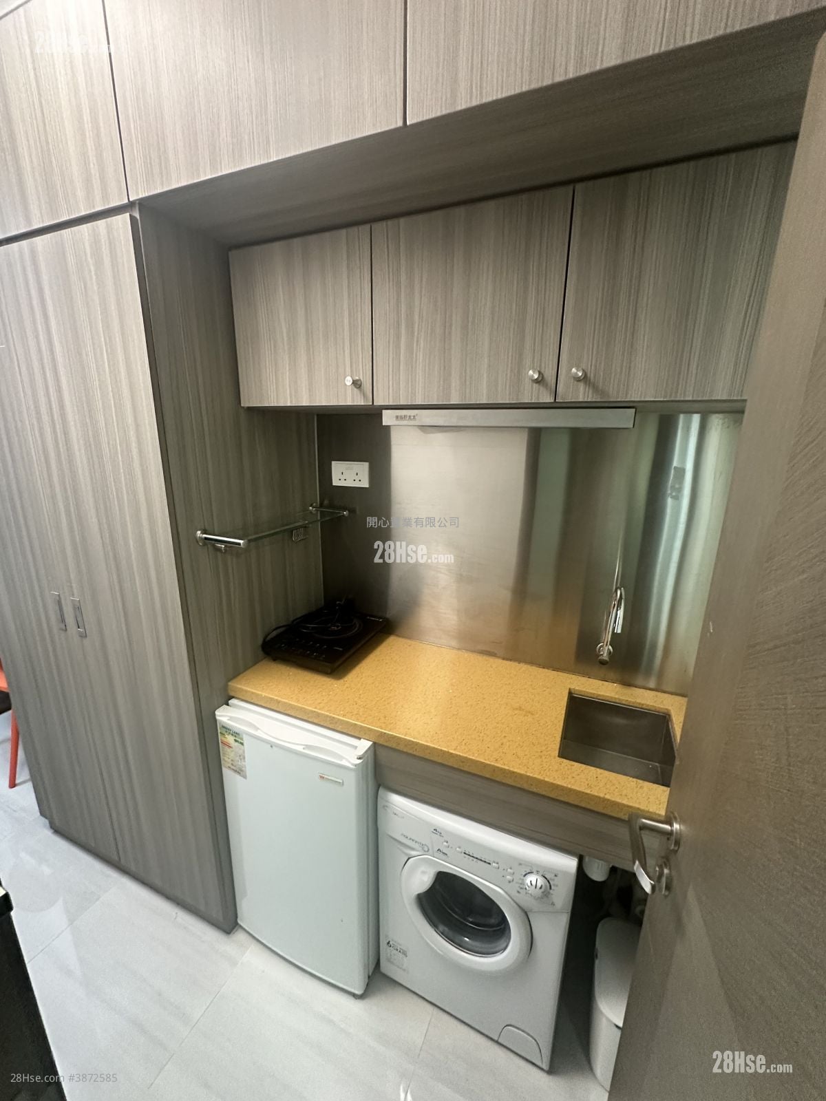 Hang Fat Building Rental Studio , 1 Bathroom 120 ft²