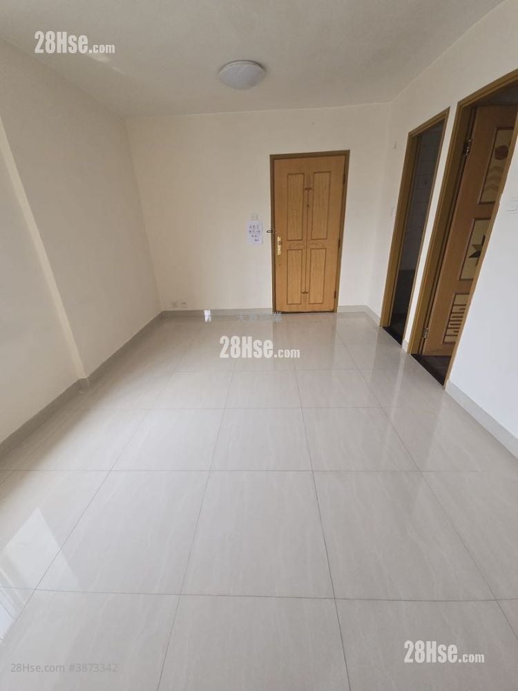 Hong Tak Gardens Sell 2 Bedrooms , 1 Bathroom 363 ft²