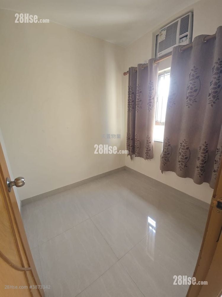 Hong Tak Gardens Sell 2 Bedrooms , 1 Bathroom 363 ft²