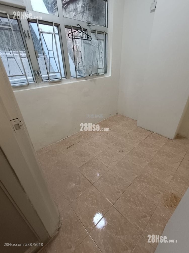 Mei On Building Rental 3 Bedrooms , 1 Bathroom 260 ft²