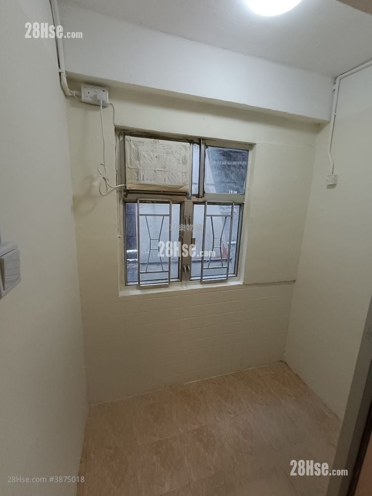 Mei On Building Rental 3 Bedrooms , 1 Bathroom 260 ft²