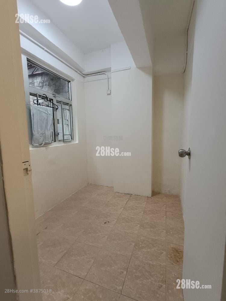 Mei On Building Rental 3 Bedrooms , 1 Bathroom 260 ft²
