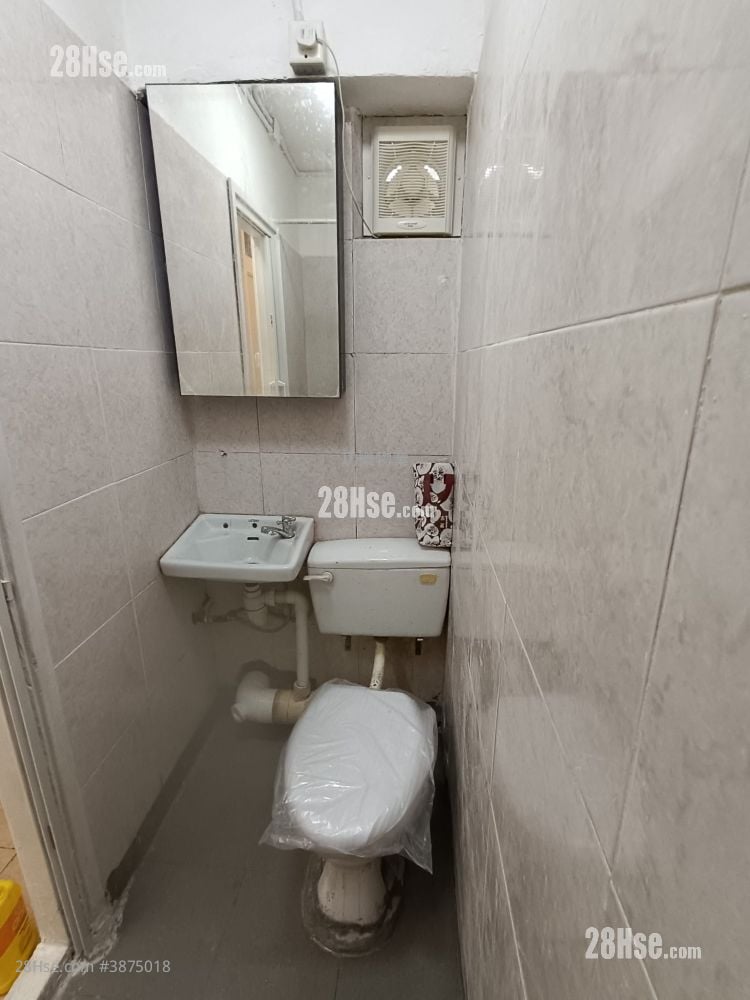 Mei On Building Rental 3 Bedrooms , 1 Bathroom 260 ft²