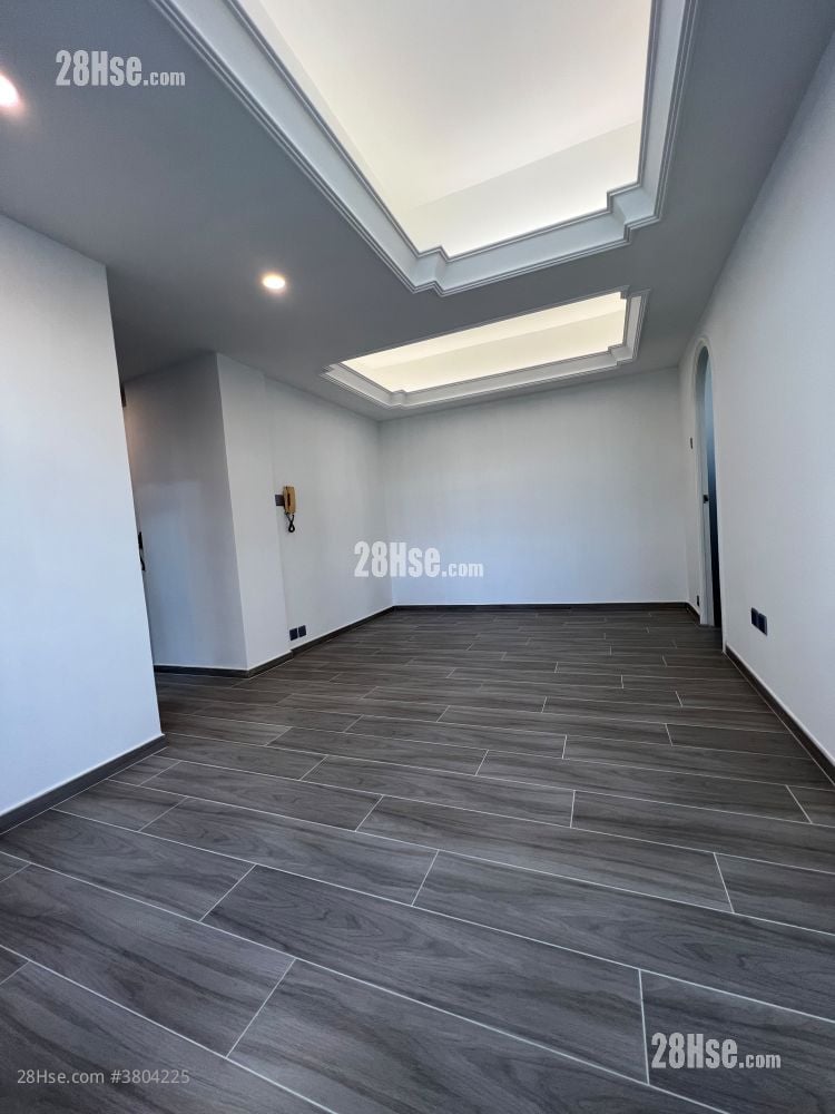 Pak Lok Building Rental Studio 421 ft²