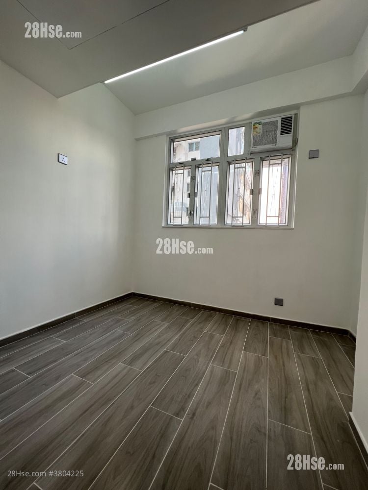 Pak Lok Building Rental Studio 421 ft²