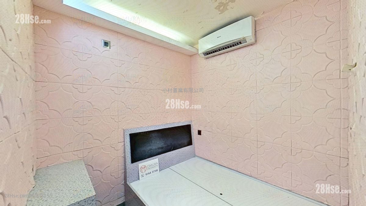 master room: Tsui Ping (North) Estate Sell 1 Bedroom , 1 Bathroom 381 ft²