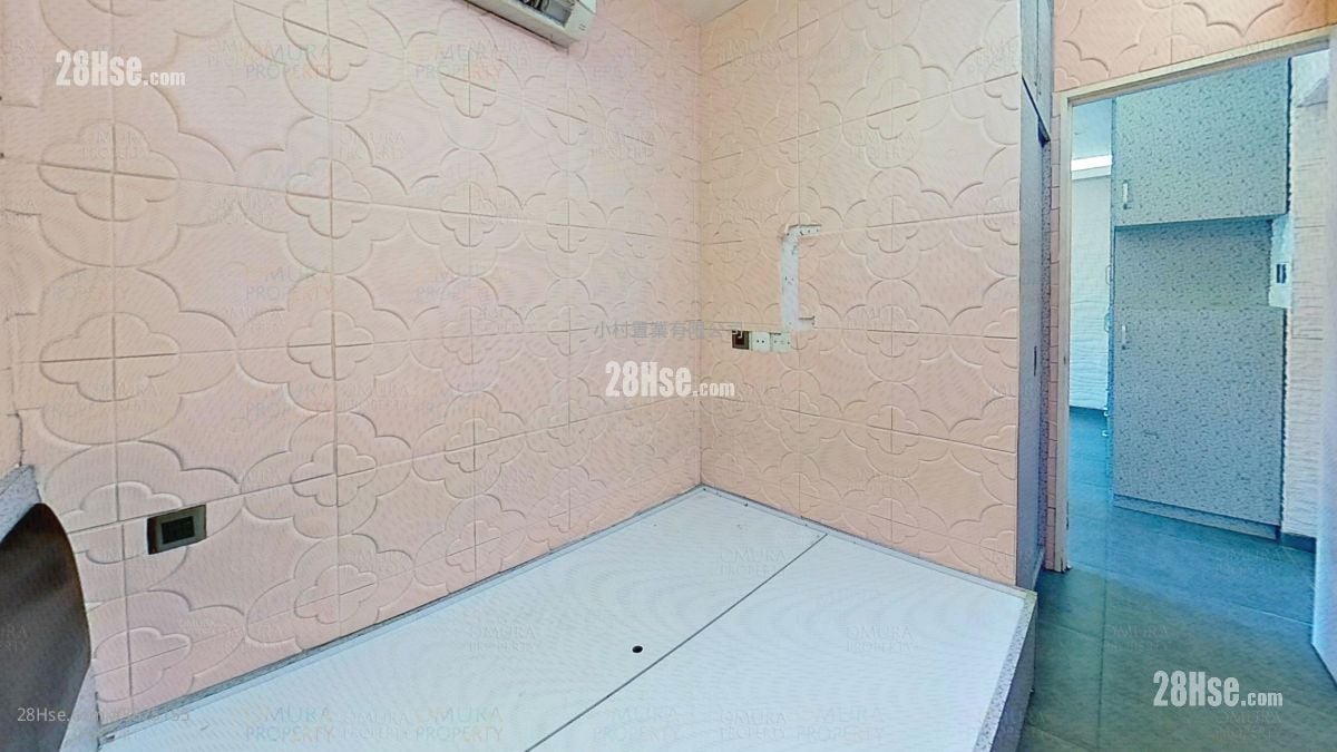 master room: Tsui Ping (North) Estate Sell 1 Bedroom , 1 Bathroom 381 ft²