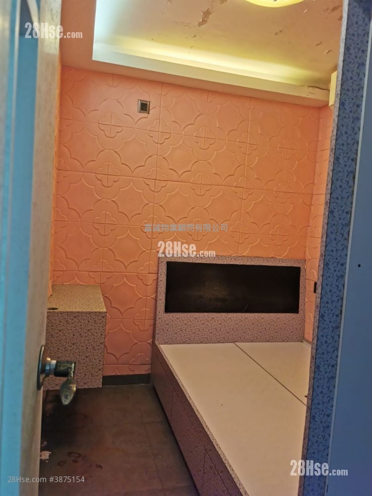 Tsui Ping (North) Estate Sell 2 Bedrooms , 1 Bathroom 381 ft²