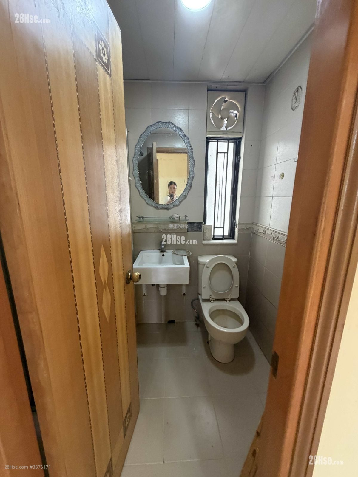 Luk Yeung Sun Chuen Rental 2 Bedrooms , 1 Bathroom 445 ft²