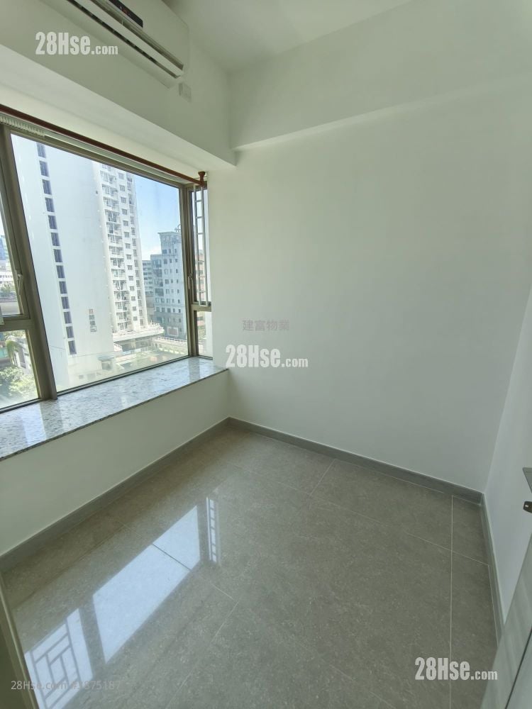 Yuccie Square Sell 2 Bedrooms , 1 Bathroom 430 ft²