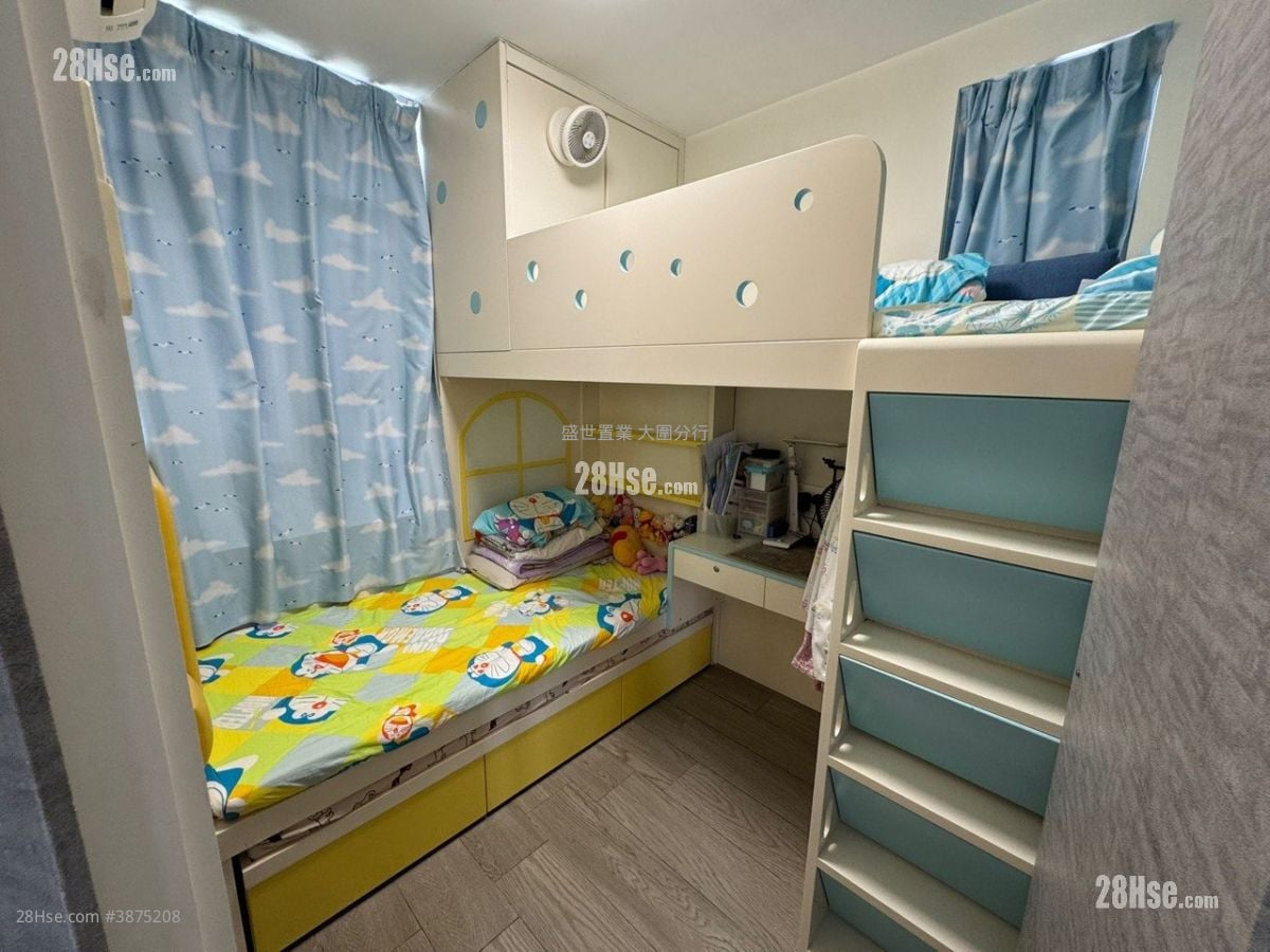 Mei Pak Court Sell 2 Bedrooms , 1 Bathroom 447 ft²