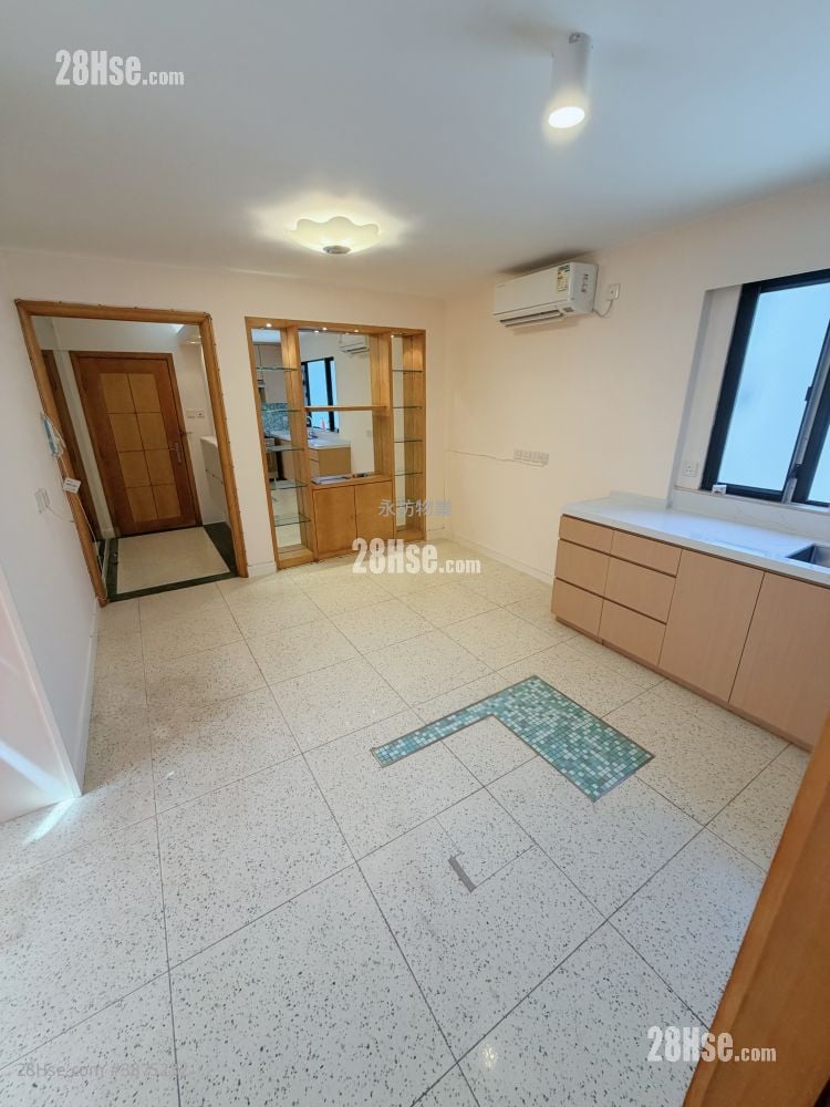Peak Garden Court Rental 2 Bedrooms , 1 Bathroom 633 ft²