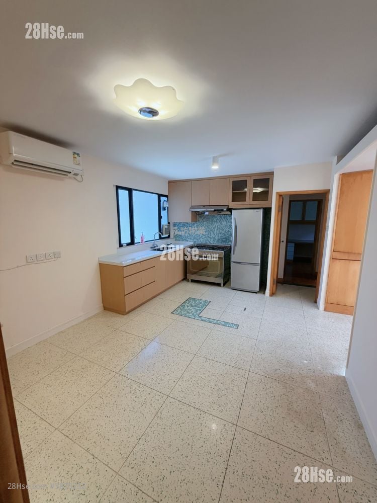 Peak Garden Court Rental 2 Bedrooms , 1 Bathroom 633 ft²