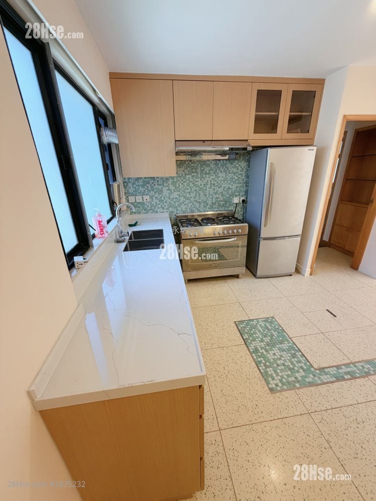 Peak Garden Court Rental 2 Bedrooms , 1 Bathroom 633 ft²
