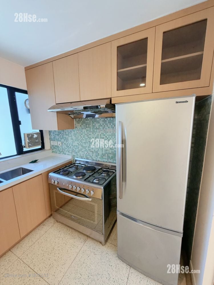 Peak Garden Court Rental 2 Bedrooms , 1 Bathroom 633 ft²