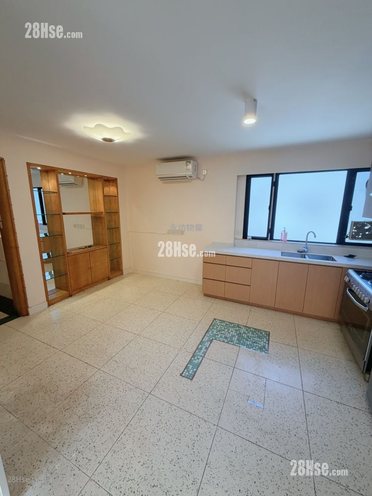 Peak Garden Court Rental 2 Bedrooms , 1 Bathroom 633 ft²