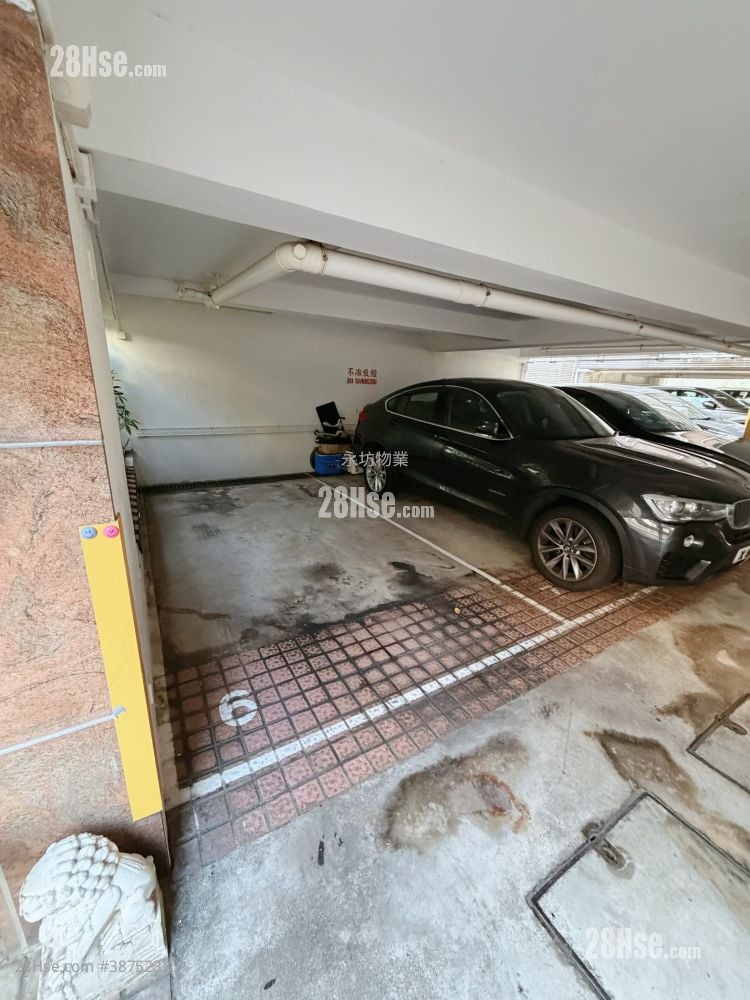 Peak Garden Court Rental 2 Bedrooms , 1 Bathroom 633 ft²