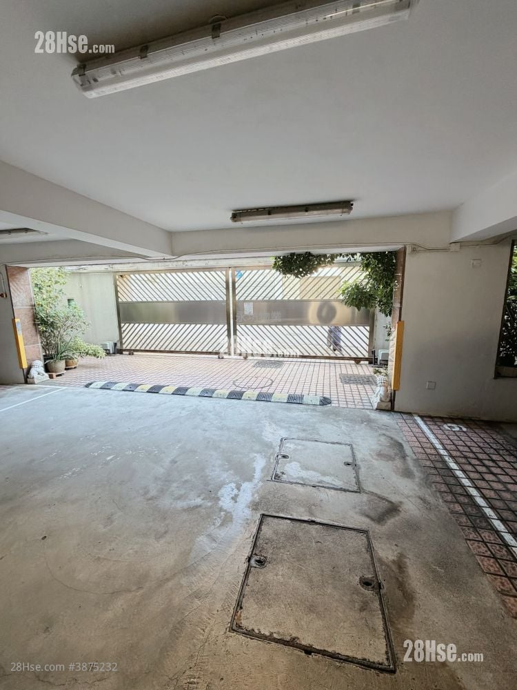 Peak Garden Court Rental 2 Bedrooms , 1 Bathroom 633 ft²