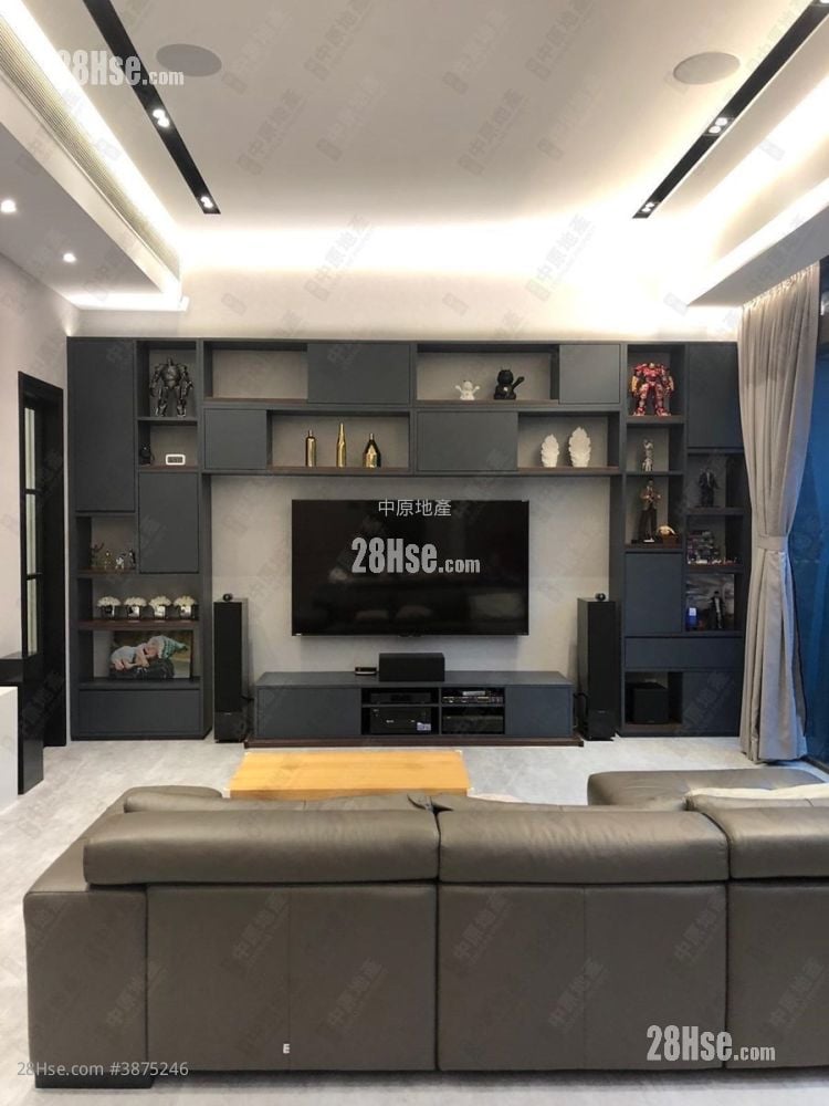 Capri Sell 4 Bedrooms , 3 Bathrooms 1,988 ft²