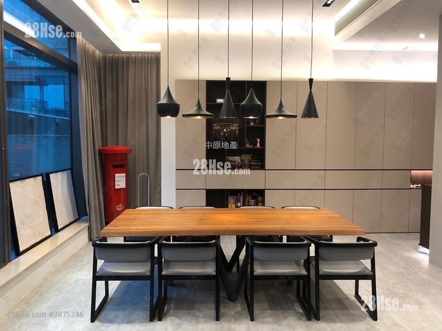 Capri Sell 4 Bedrooms , 3 Bathrooms 1,988 ft²