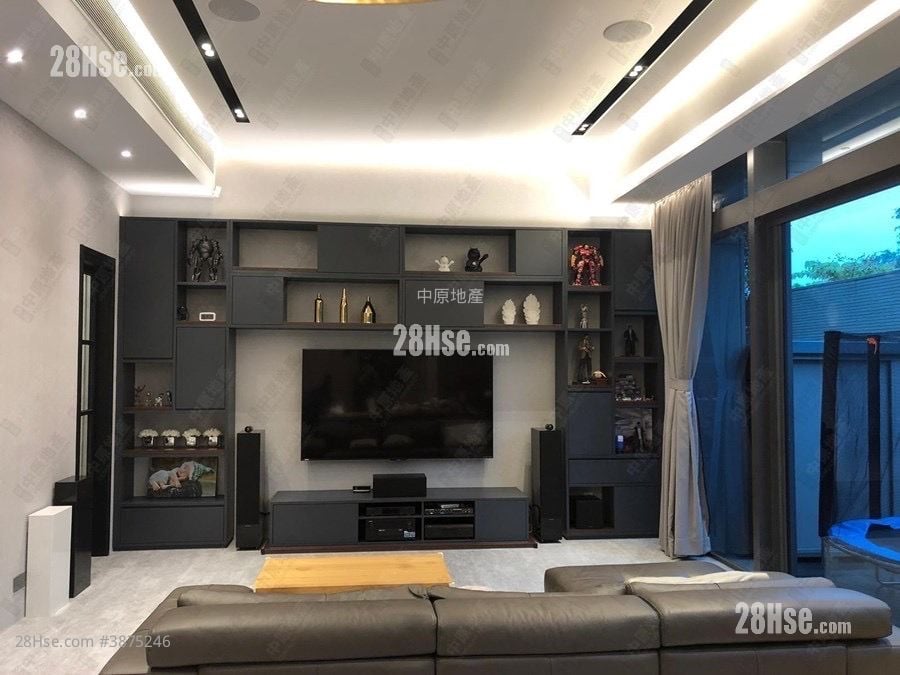 Capri Sell 4 Bedrooms , 3 Bathrooms 1,988 ft²