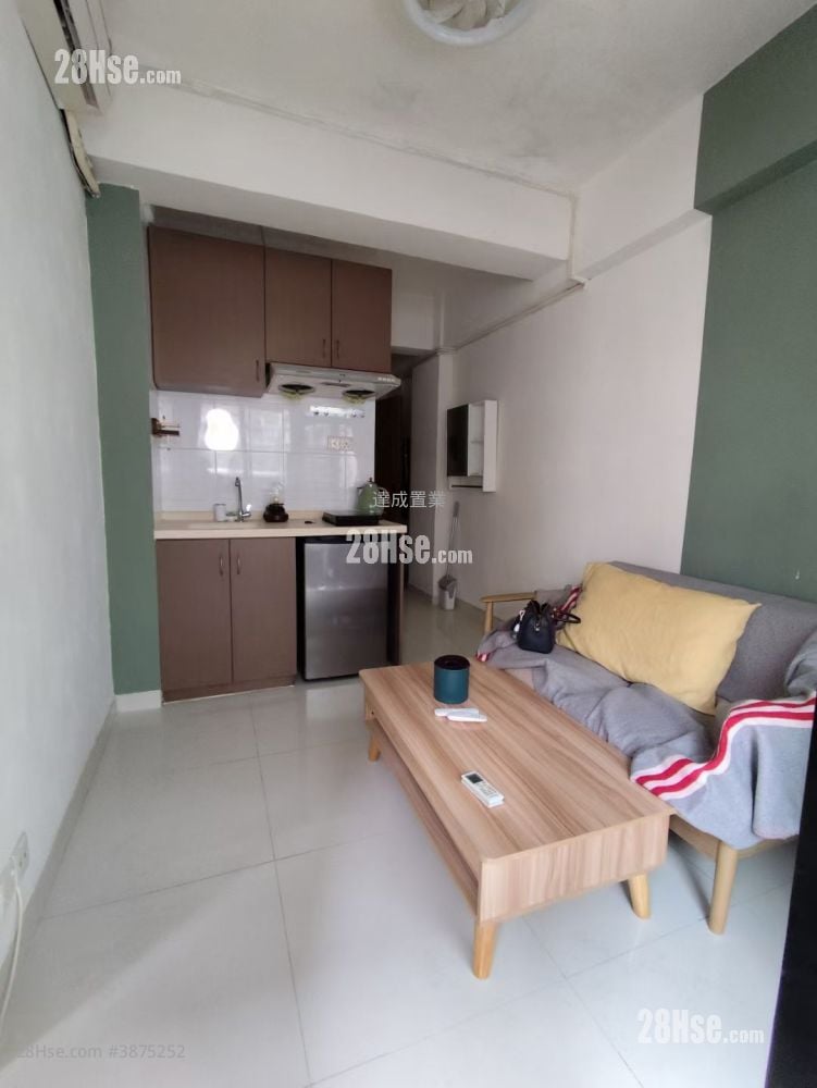 Yik Fung House Sell 1 Bedroom , 1 Bathroom 210 ft²