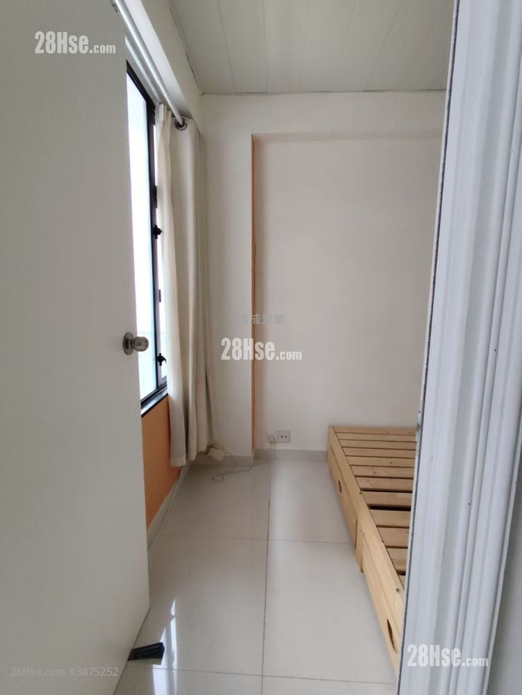 Yik Fung House Sell 1 Bedroom , 1 Bathroom 210 ft²