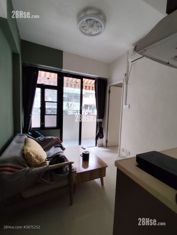 Yik Fung House Sell 1 Bedroom , 1 Bathroom 210 ft²