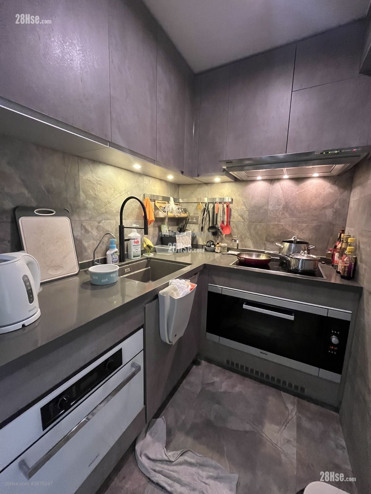 Maple Garden Sell 3 Bedrooms , 2 Bathrooms 698 ft²
