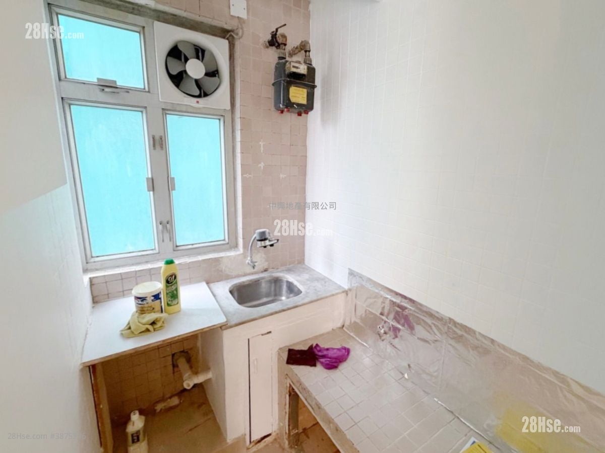Ko Kie Building Rental 2 Bedrooms , 1 Bathroom 268 ft²
