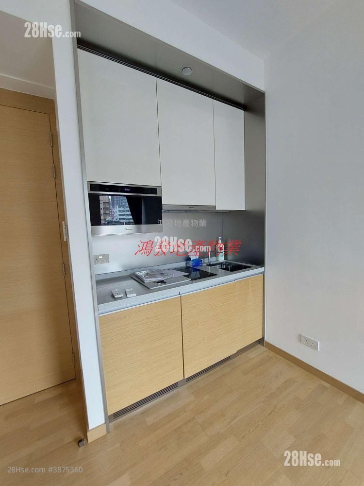 Novi Rental Studio , 1 Bathroom 182 ft²